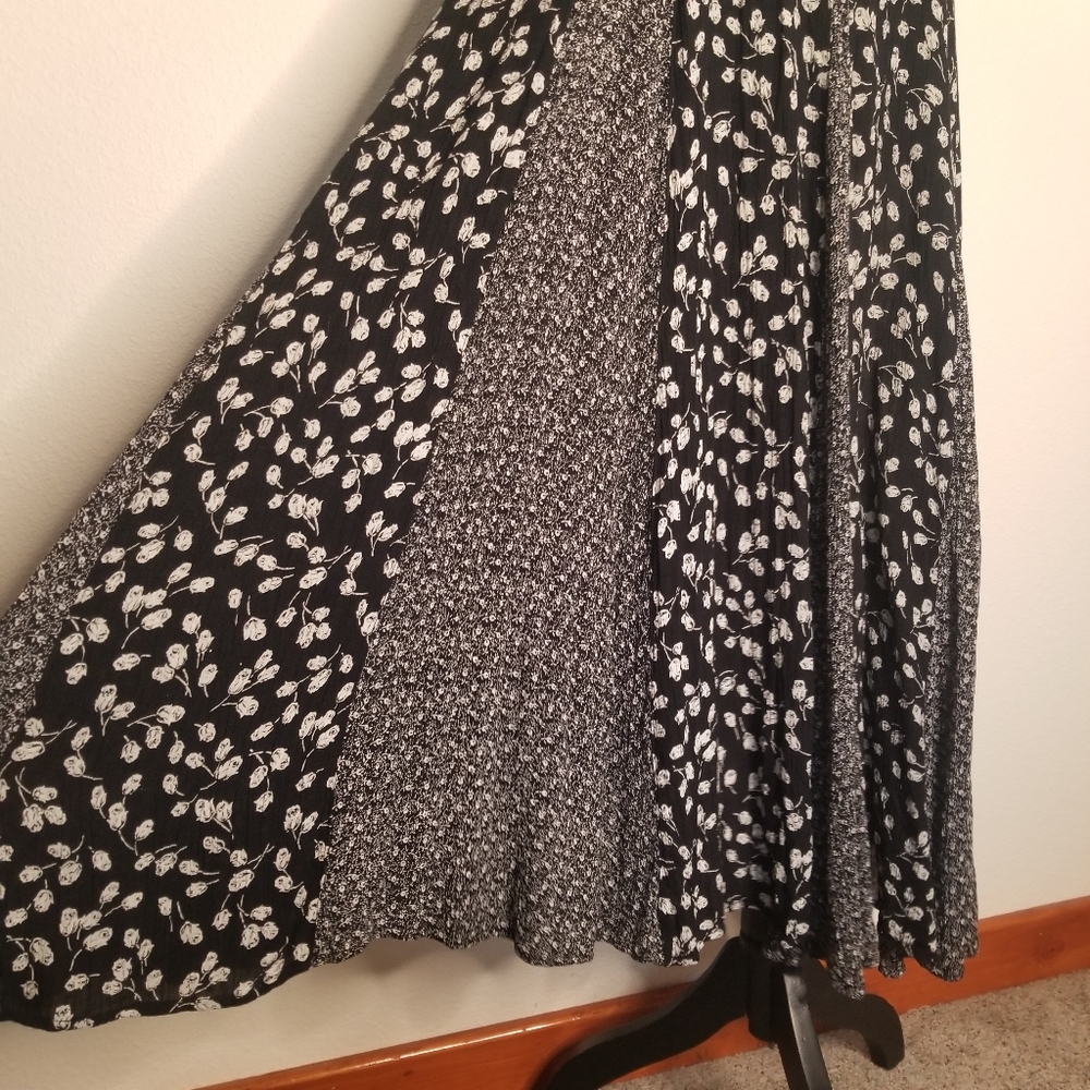 Nostalgia vintage crinkle rayon broomstick midi dress black white rosebuds - Picture 5 of 12